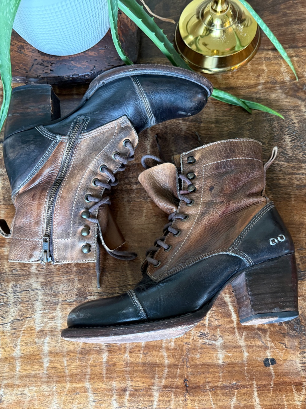 Bed Stu Judgement Two-Tone Brown/Black Leather Lace-Up Heeled Boots 9 - Picture 4 of 15